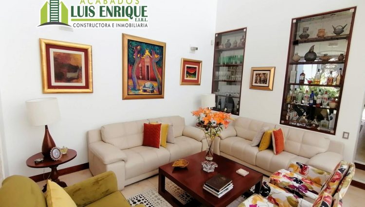 ESPECTACULAR Casa 03 pisos, 514 m2, 05 Habitaciones, en Golf, Trujillo